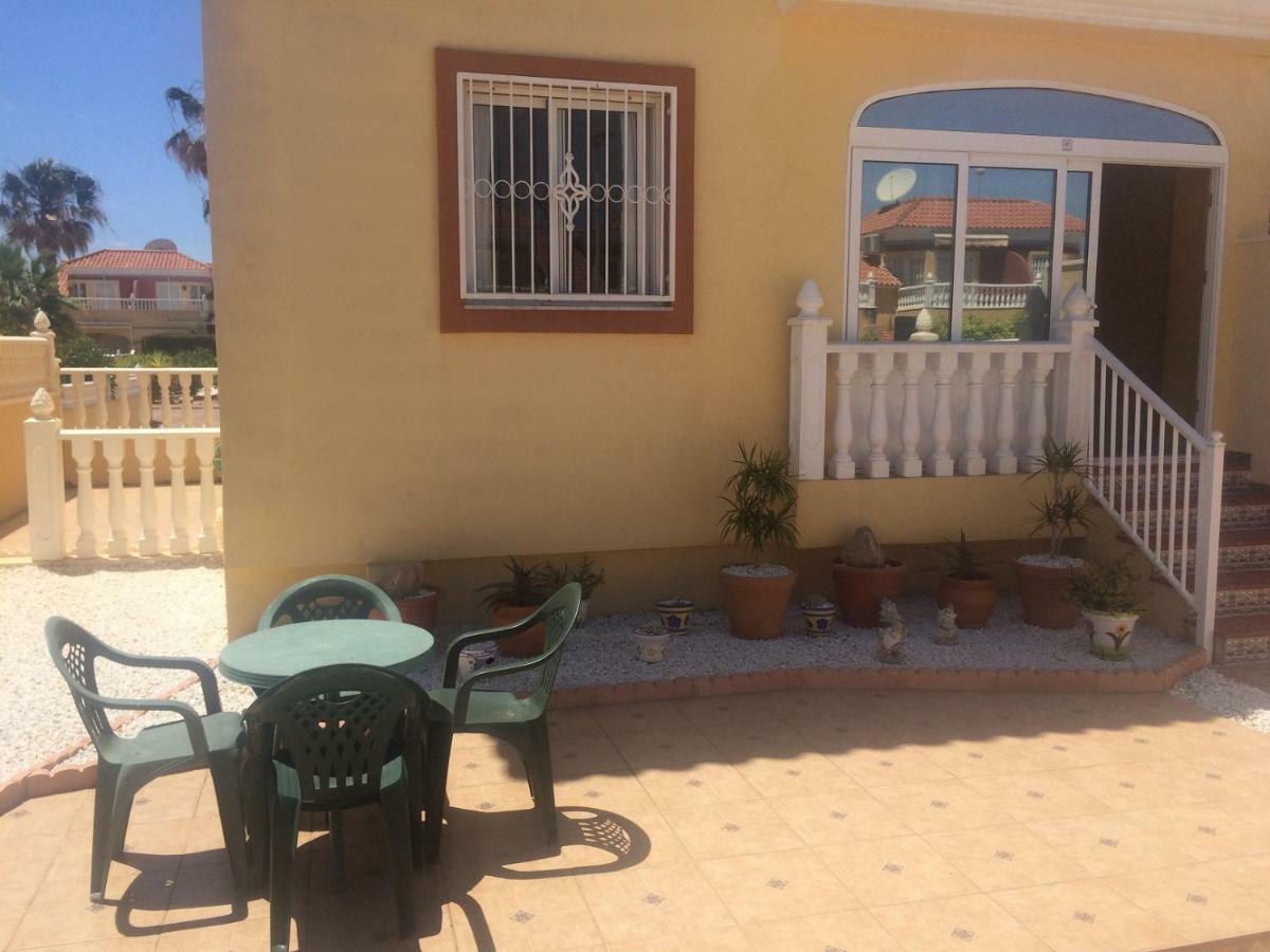 Torrevieja, La Torreta Ground Floor Apartment With Large Private Patio Garden Eksteriør bilde